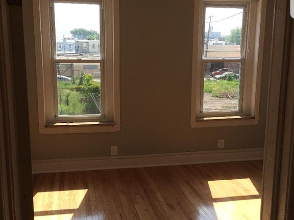 5th image of 1103 E Hewson St