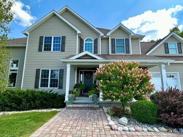 16 Shoreline Dr, Massena, NY 13662