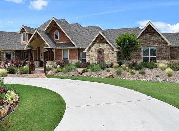 2nd image of 1570 Silver Creek Cir
