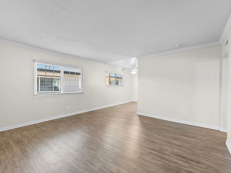 Pointe Pacific Apartment Homes — Photo 6