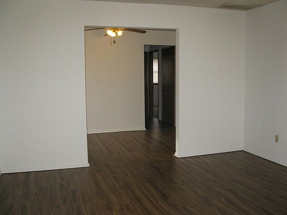 3rd image of 9823 Welch Dr