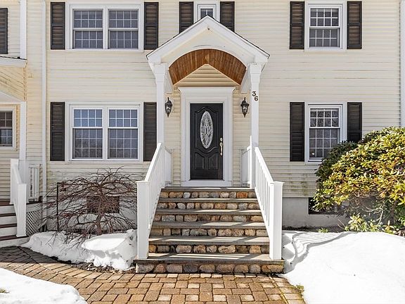 5th image of 36 Kieran Rd