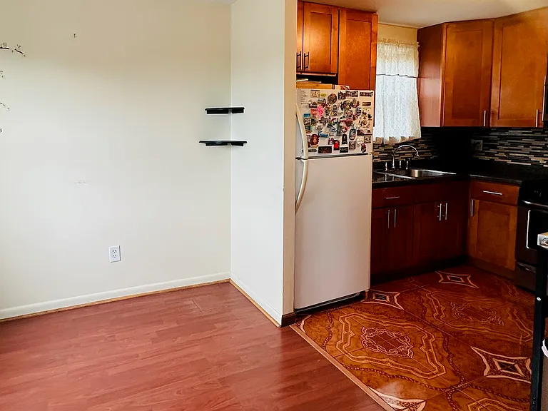 286 Ridgeway Plz #2 — Photo 2