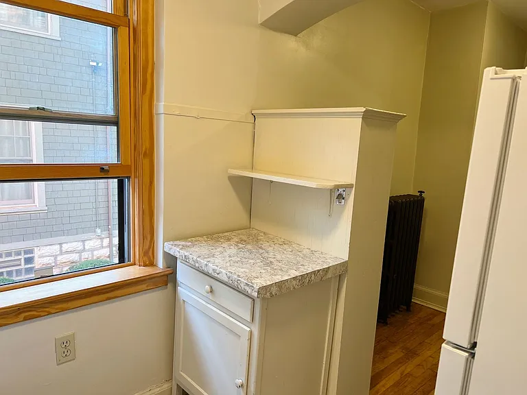 Amherst Woods Apartments — Photo 26
