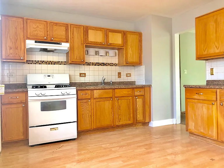17830 Harvard Ln — Photo 10