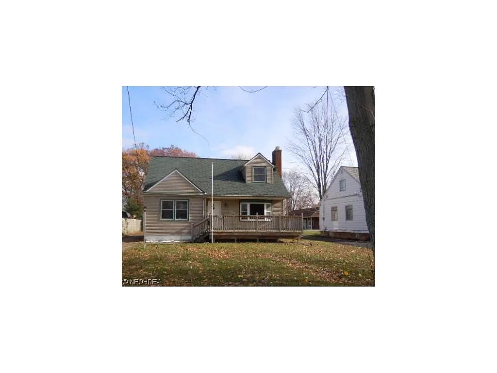 478 Eastland Rd photo 1