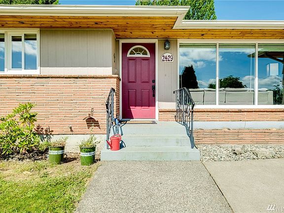 2nd image of 2429 Veldee Ave