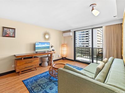 2425 Kuhio Ave #804, Honolulu, HI, 96815