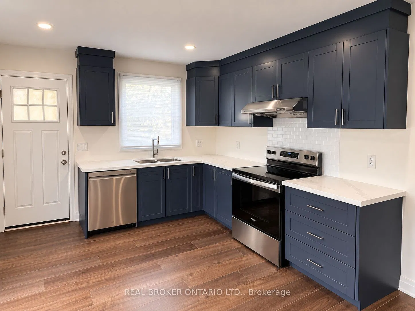 3 bed, $2,300 — Photo 3