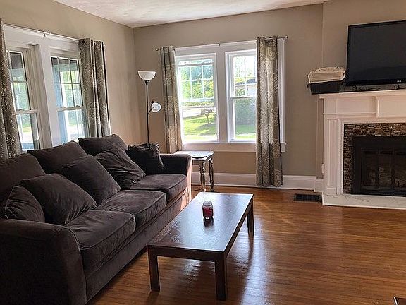 3rd image of 203 College Ave