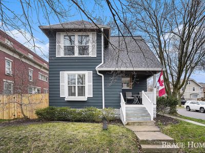 1612 Sherman St SE, East Grand Rapids, MI, 49506