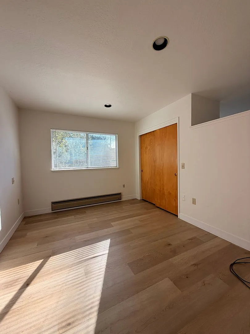 302 Sund Avenue — Photo 4