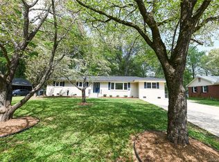 7108 Linda Lake Dr, Charlotte, NC 28215