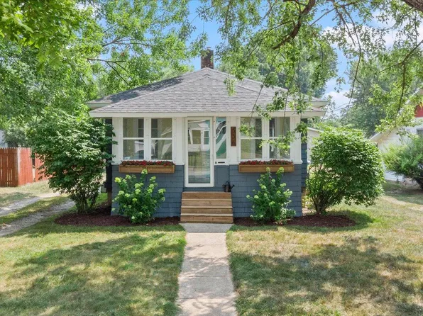 336 Lewis St, Rockford, MI 49341