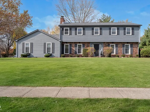 12112 Roxbury Pl, Carmel, IN 46033