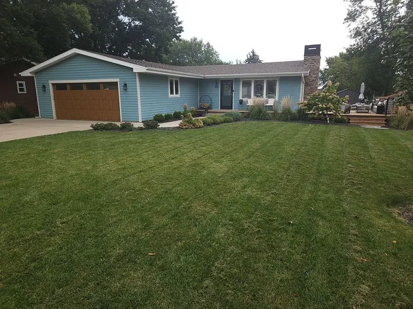 518 Apollo Rd, Hinton, IA 51024