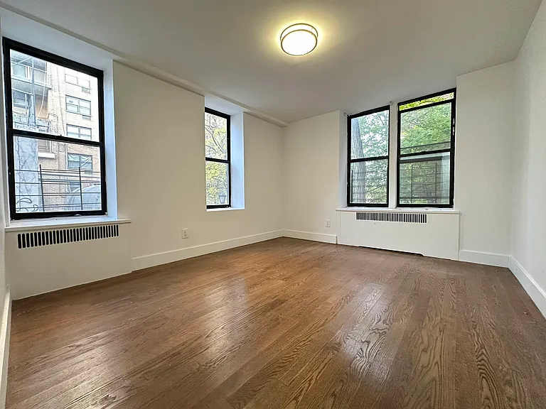 3660 Waldo Ave #J1 — Photo 1