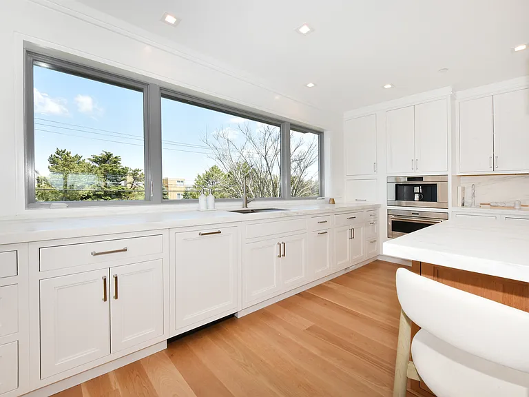 451 Dune Rd — Photo 31