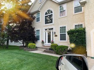 5 Clements Hand Ct, Sicklerville, NJ 08081