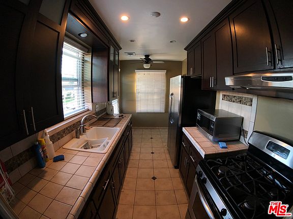 3rd image of 4200 S Victoria Ave