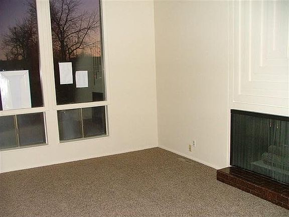 5th image of 1785 Glendale Ave