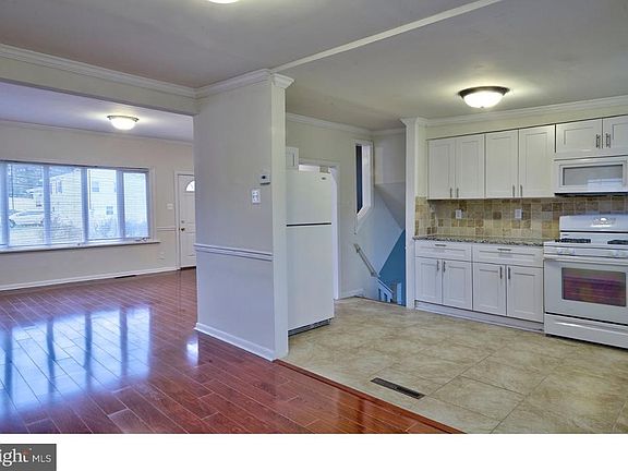 5th image of 305 W Maiden Ln