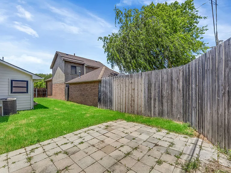 608 Rancho Dr — Photo 23