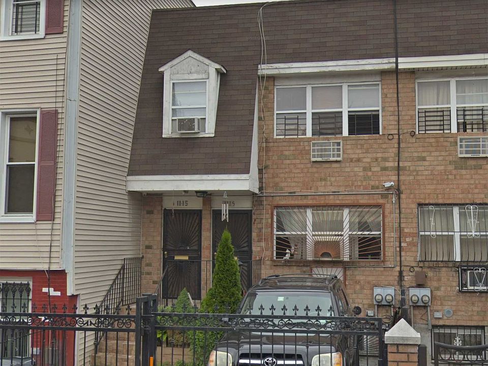 2nd image of 1115 Halsey St