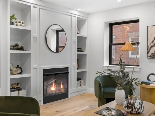 190 Salem St APT 3, Boston, MA 02113