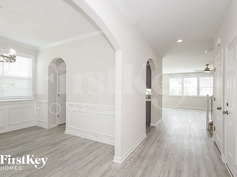 2641 Kinmere Dr — Photo 5