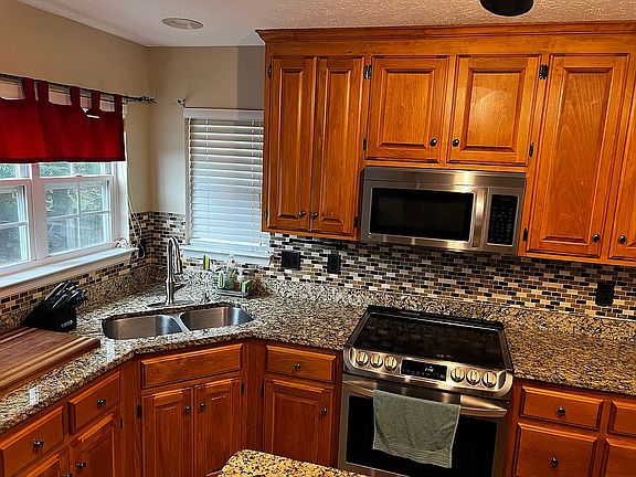 5th image of 3901 Matthew Cir