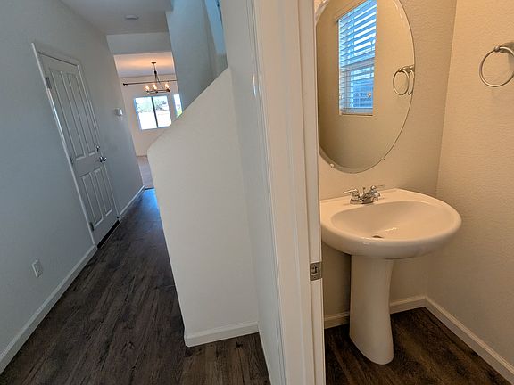 3rd image of 509 Glory Ct