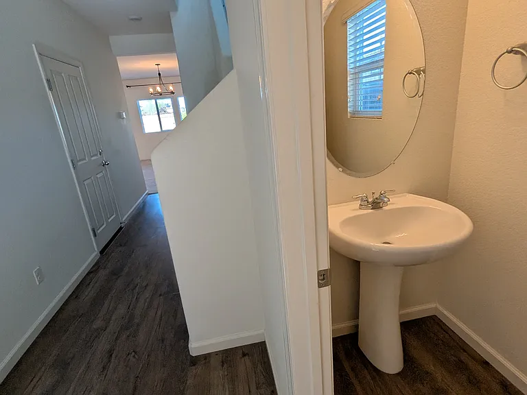 509 Glory Ct — Photo 3