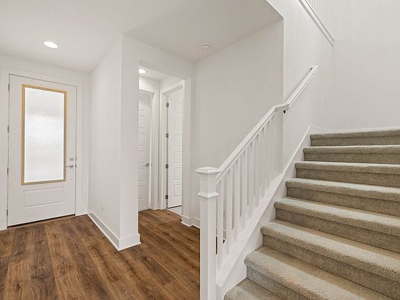 1025 Chapote Terrace Foyer