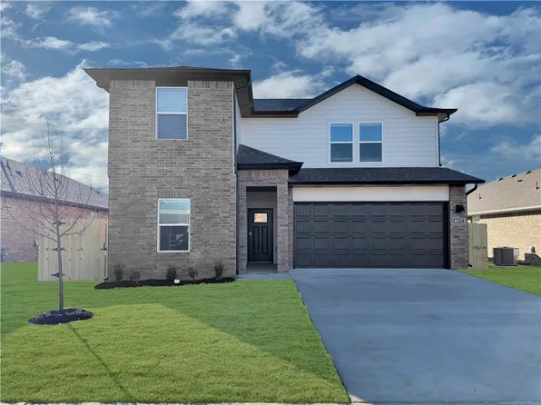 4678 W Buckaroo St, Fayetteville, AR 72704