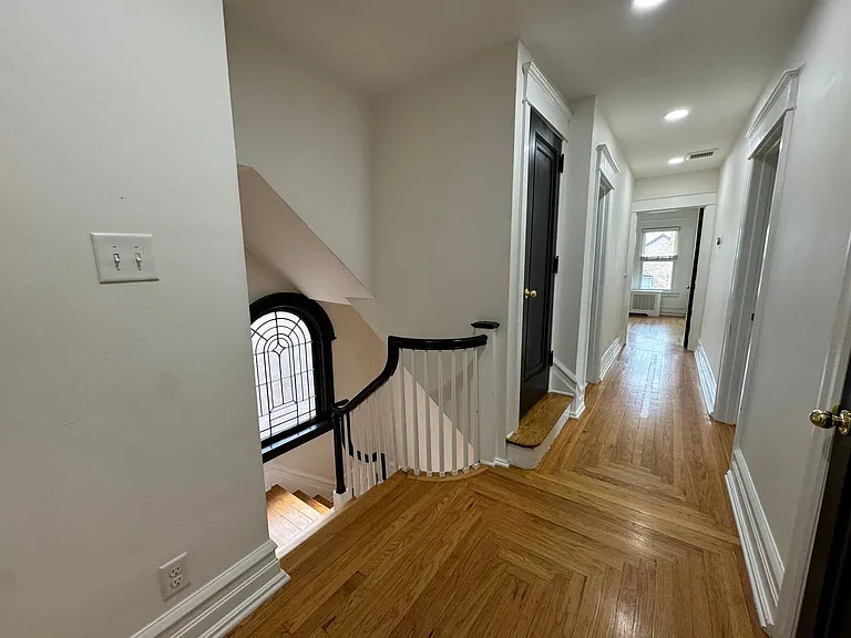 2201 W Gordon St — Photo 31