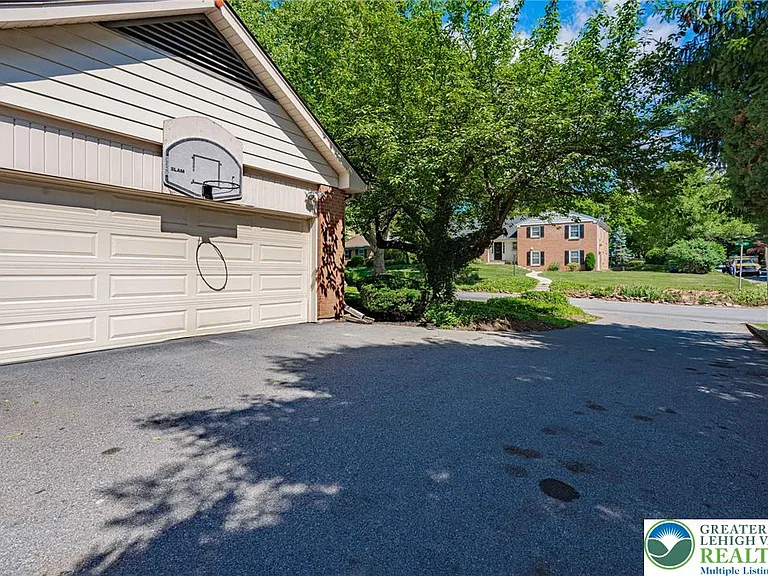 3608 S Highland St — Photo 86