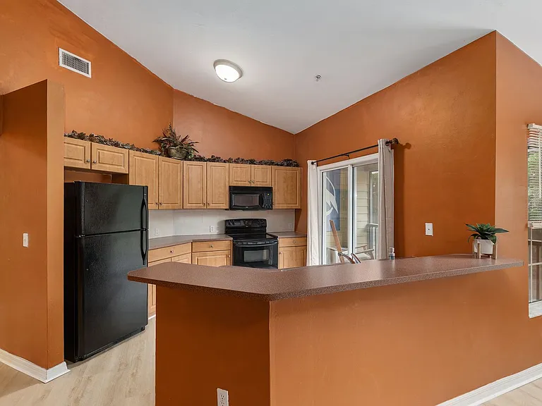 4215 SW 31st Dr #204 — Photo 7