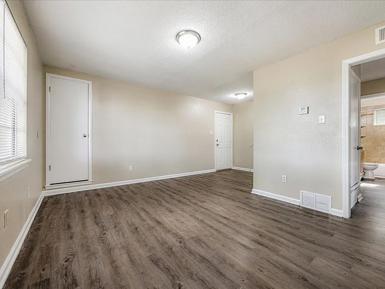 Graceland Flats Modern Living in the Heart of Whitehaven — Photo 7