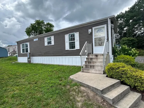 701 7th St, Jackson, NJ 08527