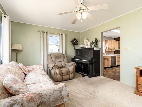 4th image of 1311 Parkway Ct