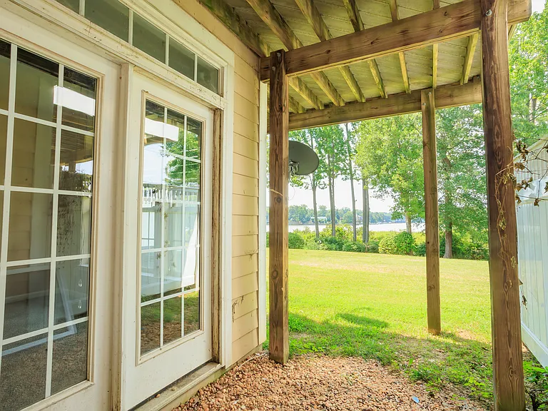 500 Monroe Point Dr — Photo 41