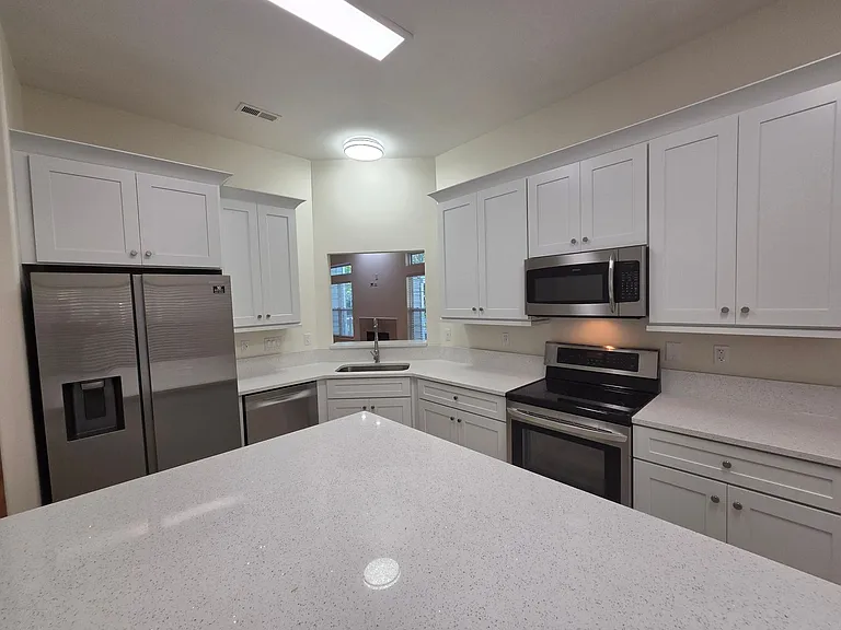 112 Spring Grove Dr — Photo 7