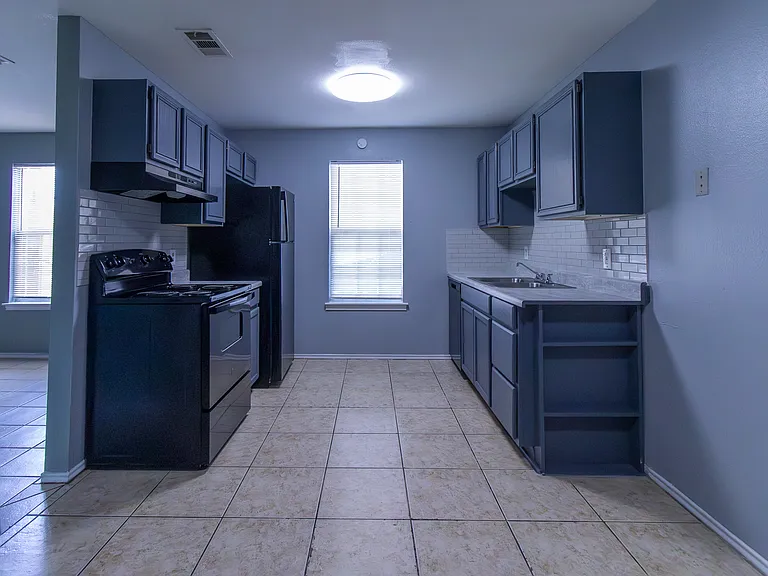 1601 Benttree Dr #1 — Photo 7