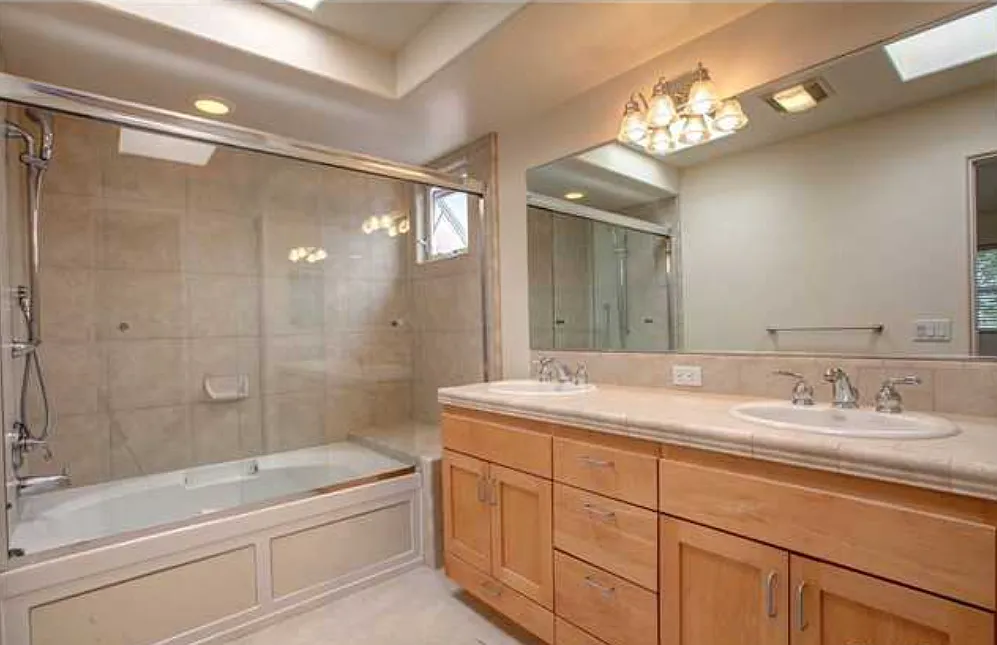 1423 Hornblend St — Photo 4