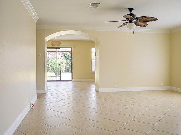 4th image of 2909 Donnell Dr