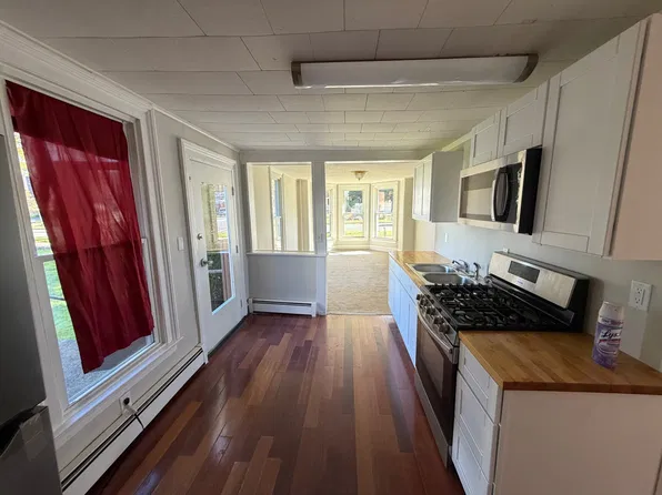 428 Broad St #1E, Meriden, CT 06450