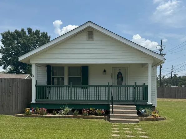121 Crestwood Dr, Houma, LA 70364