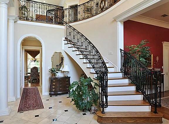 3rd image of 5712 Whitecliff Cir
