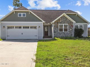 712 Addor Dr, Richlands, NC 28574